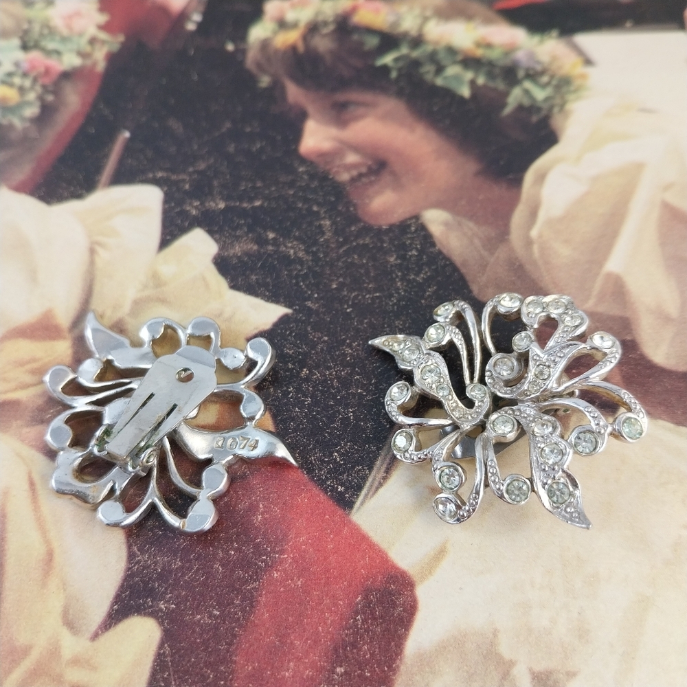Vintage Silver Floral Earrings Clips - Picture 13 of 14